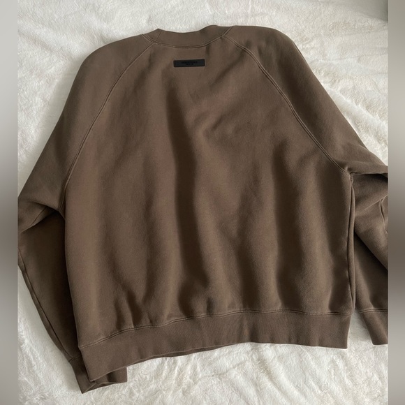 SOLD essentials crewneck - Picture 6 of 6